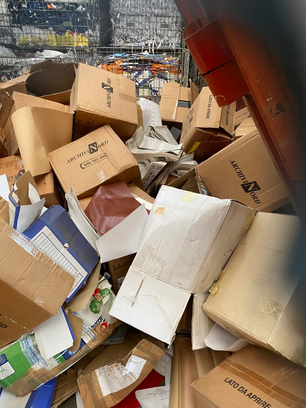 Scatole d'archivio in lavorazione — Tuz Cart