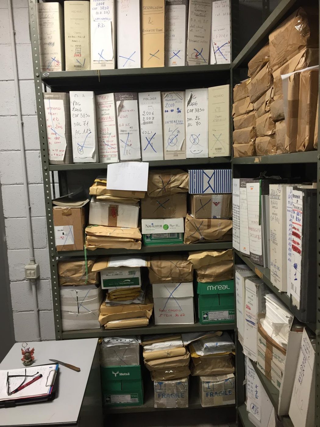 Archivio con raccoglitori colorati — Tuz Cart
